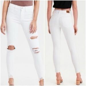 American Eagle - White Jeans - Distressed - Size 6